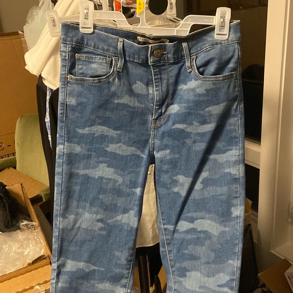 720 Levi Blue Camo Jeans - Picture 2 of 7